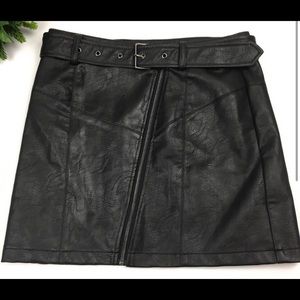 Jella Couture - black pleather skirt - Sz S -NWT